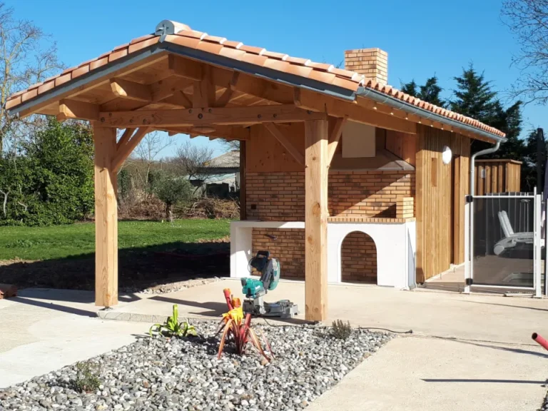 pool-house réalisée par entreprise de Charpente et Couverture en Nouvelle Aquitaine