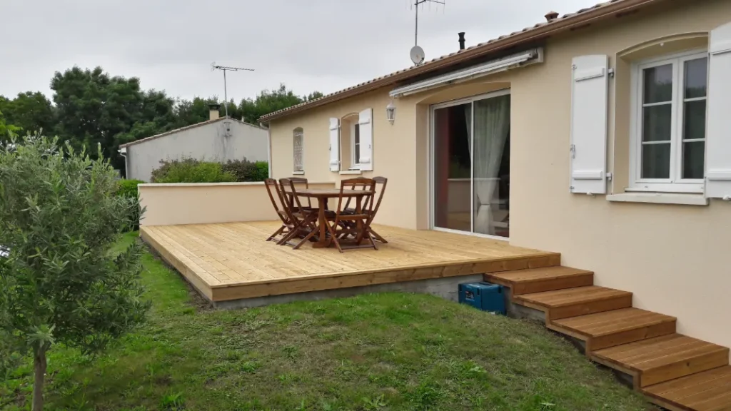 a terrace in Rochefort(17) looks stunning with a garden lounge